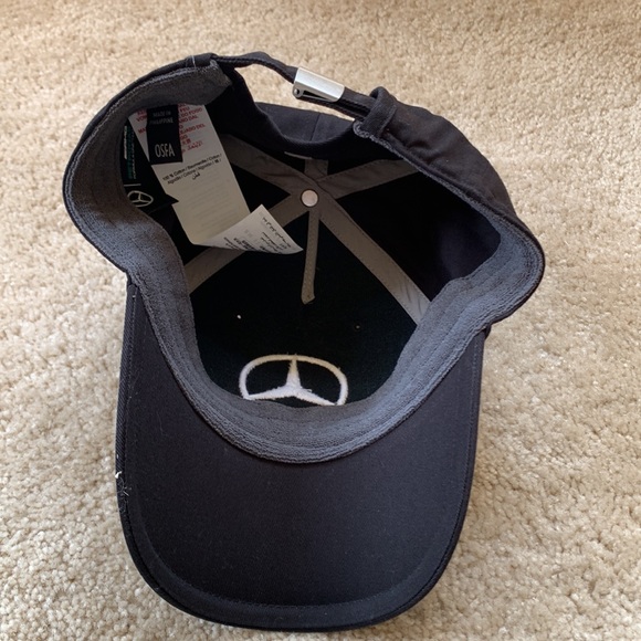 Mercedes petronas hat with embroidered signature - Picture 4 of 7